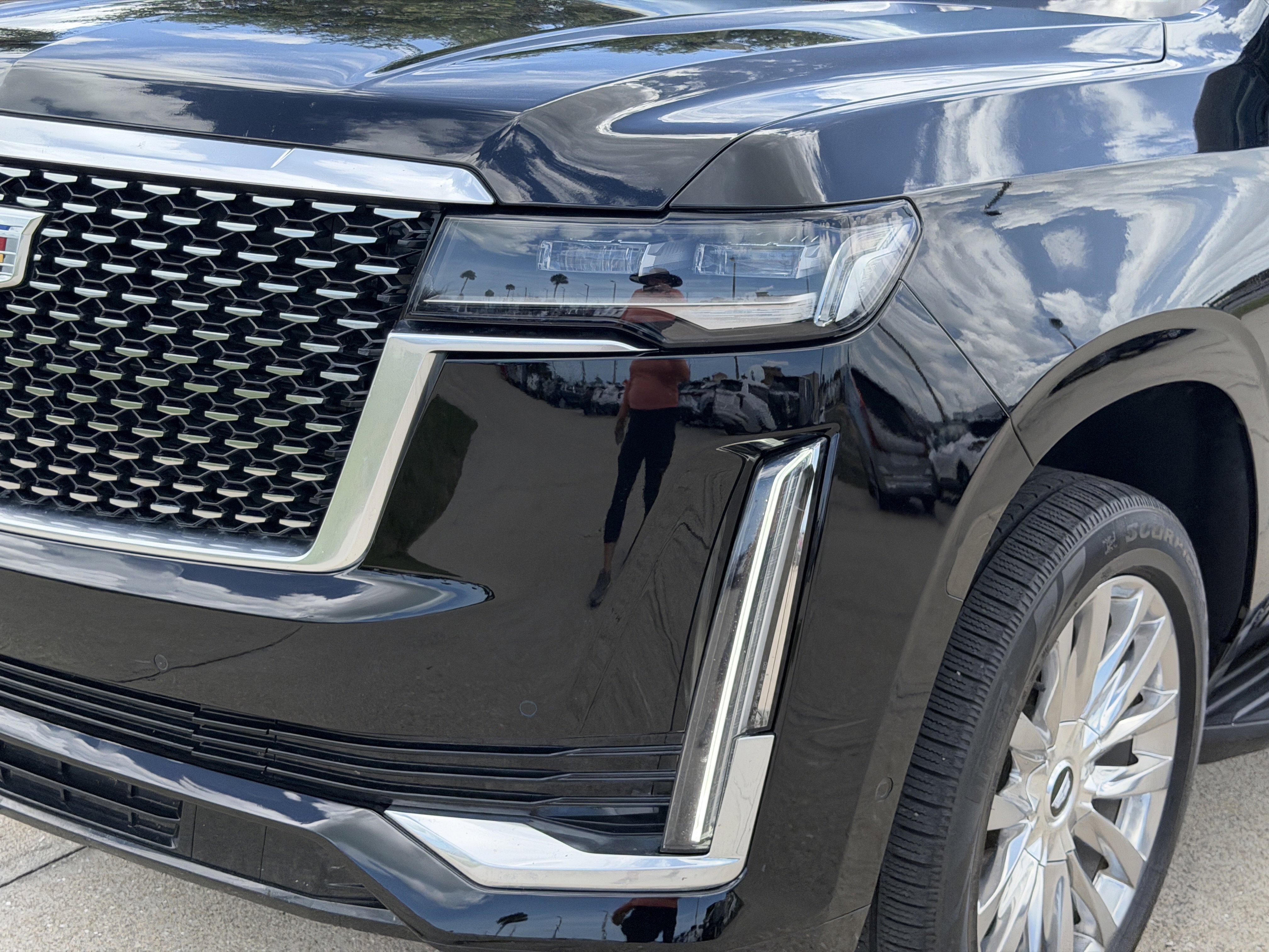 Used 2022 Cadillac Escalade Premium Luxury RWD image 7