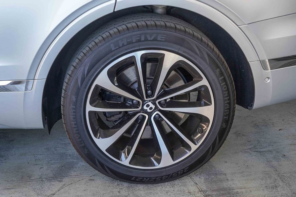Used 2019 Bentley Bentayga AWD/4WD image 11