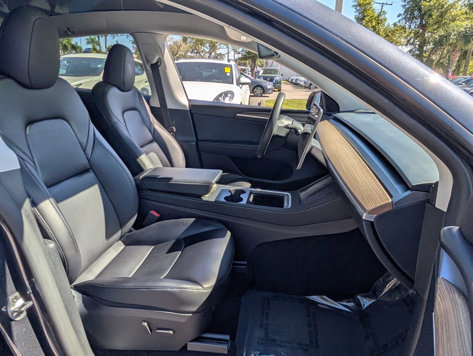 Used 2024 Tesla Model Y Long Range image 19