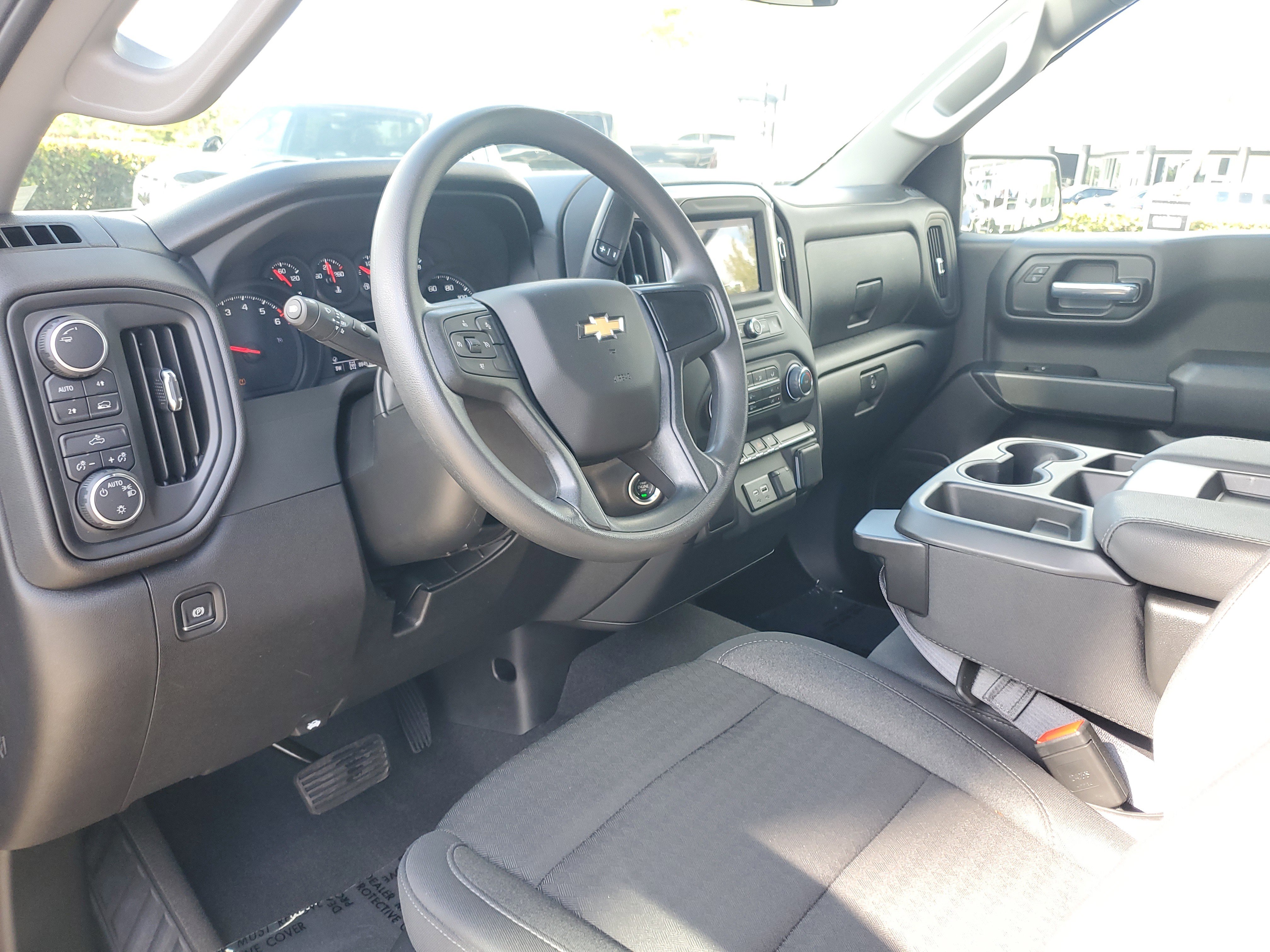 Used 2025 Chevrolet Silverado 1500 Custom image 8