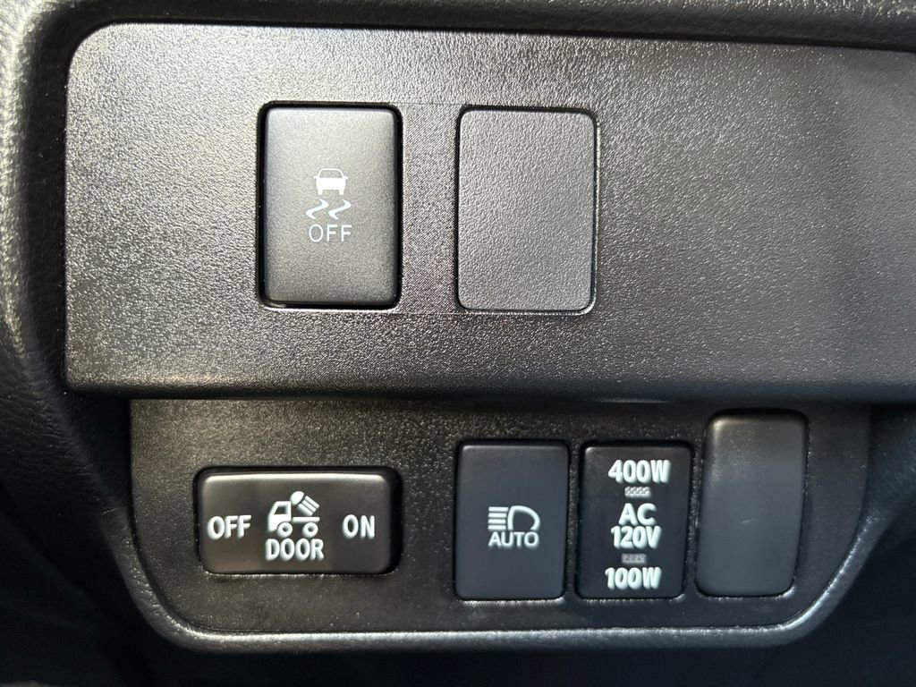 Used 2022 Toyota Tacoma TRD Off-Road image 25