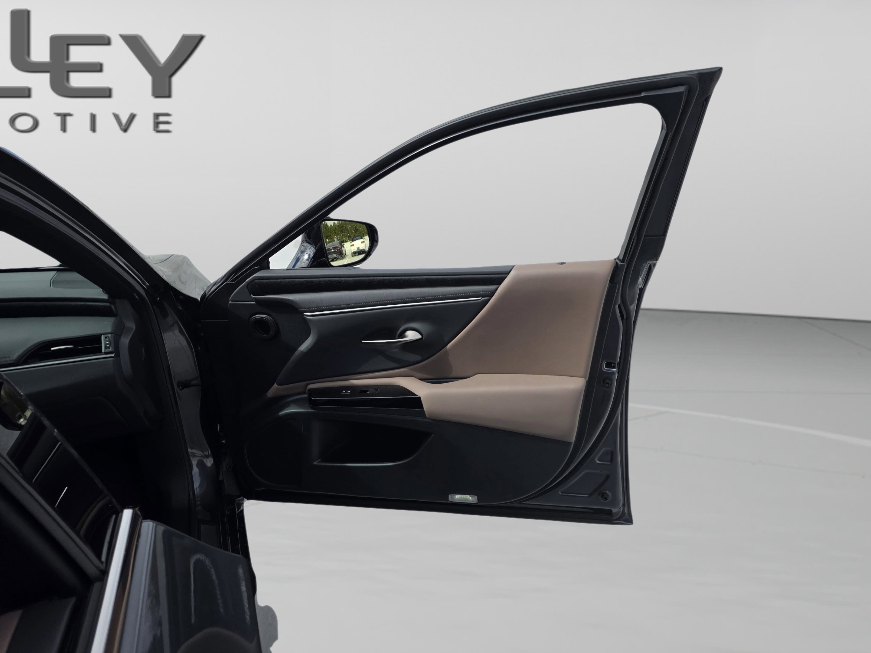 Certified 2024 Lexus ES 300h ES 300h Luxury w/ Technology Package image 32