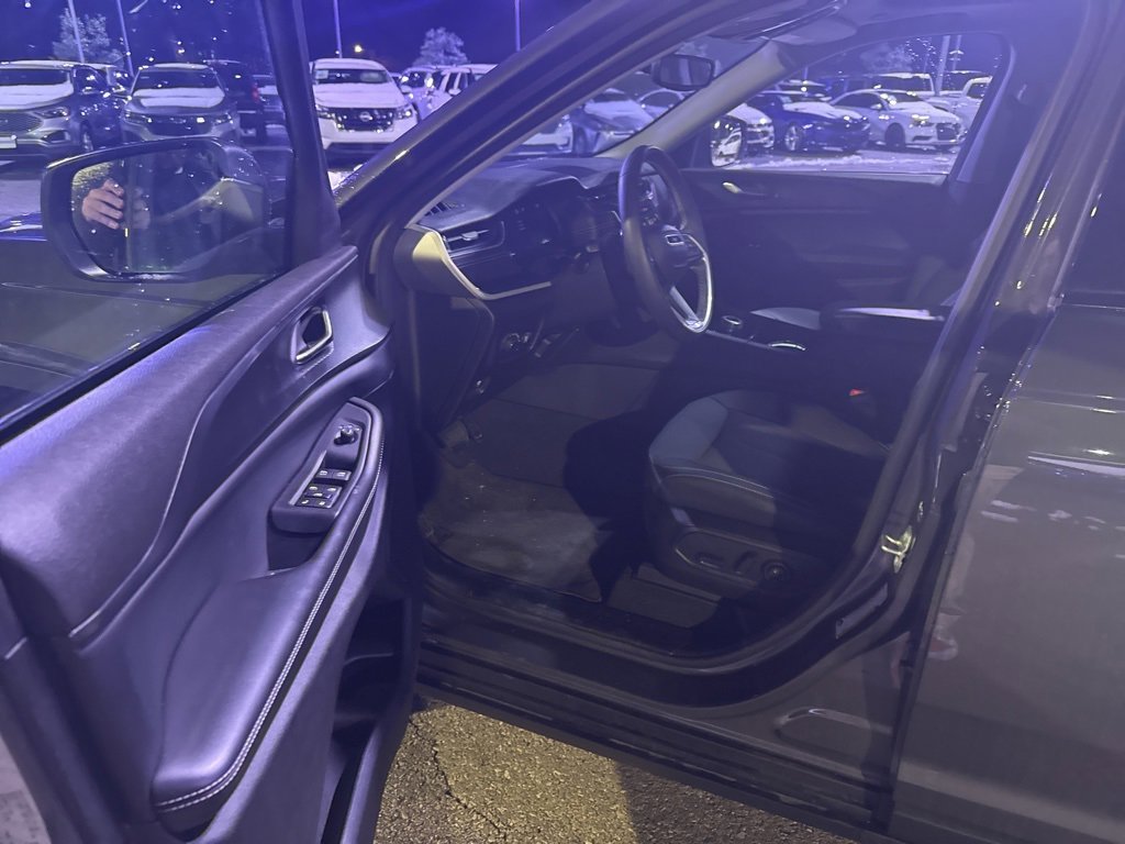 Used 2024 Jeep Grand Cherokee Laredo X image 8