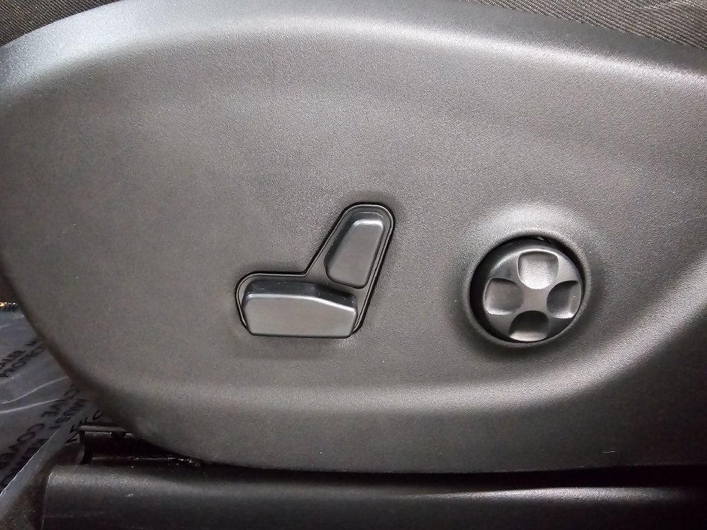 Used 2020 Jeep Cherokee Limited AWD/4WD image 14