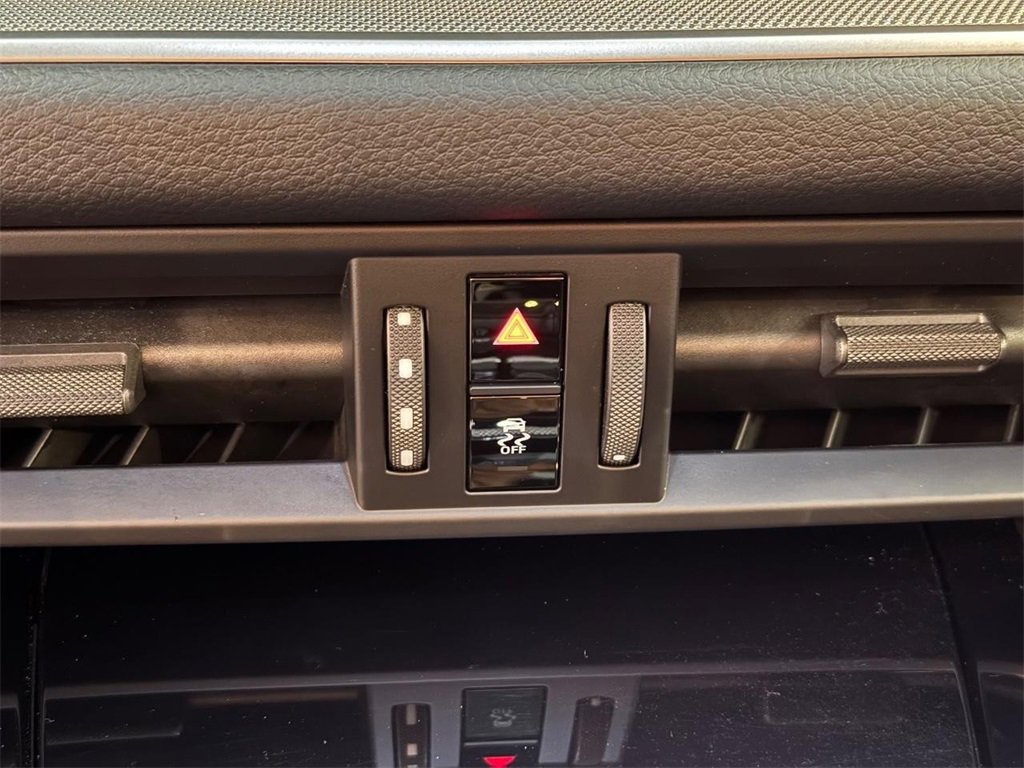 Used 2024 Porsche Cayenne Coupe image 17