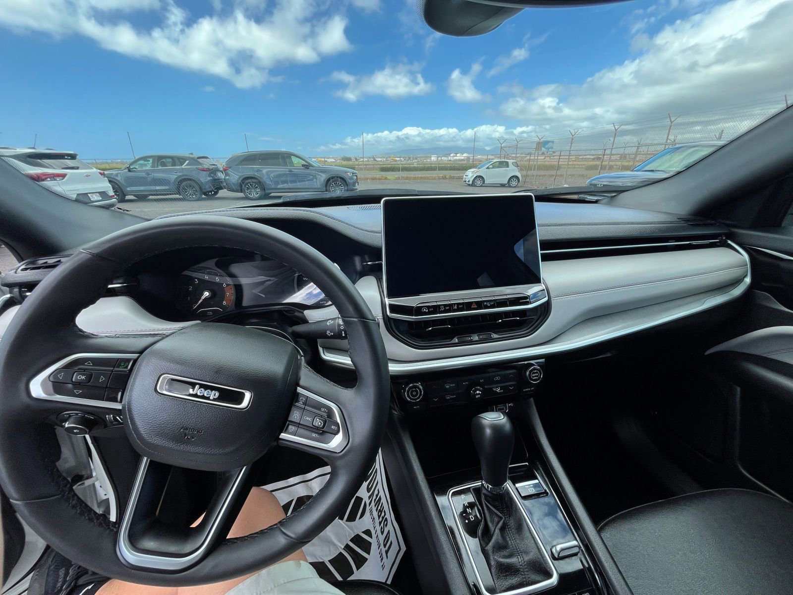 Used 2025 Jeep Compass Limited image 34