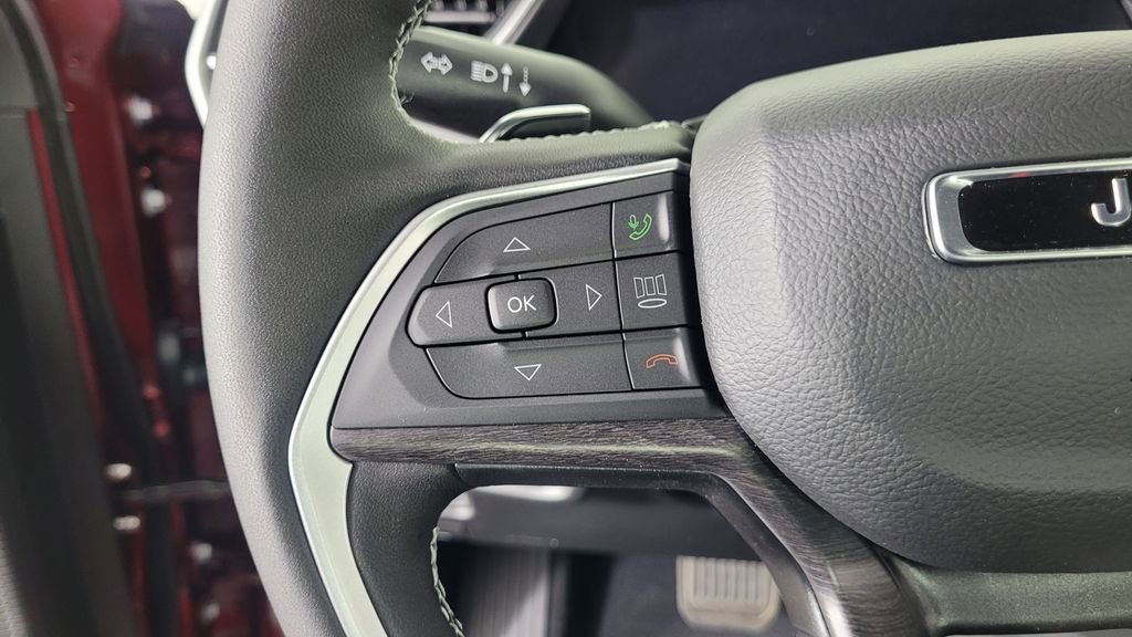 New 2025 Jeep Grand Cherokee Limited image 16