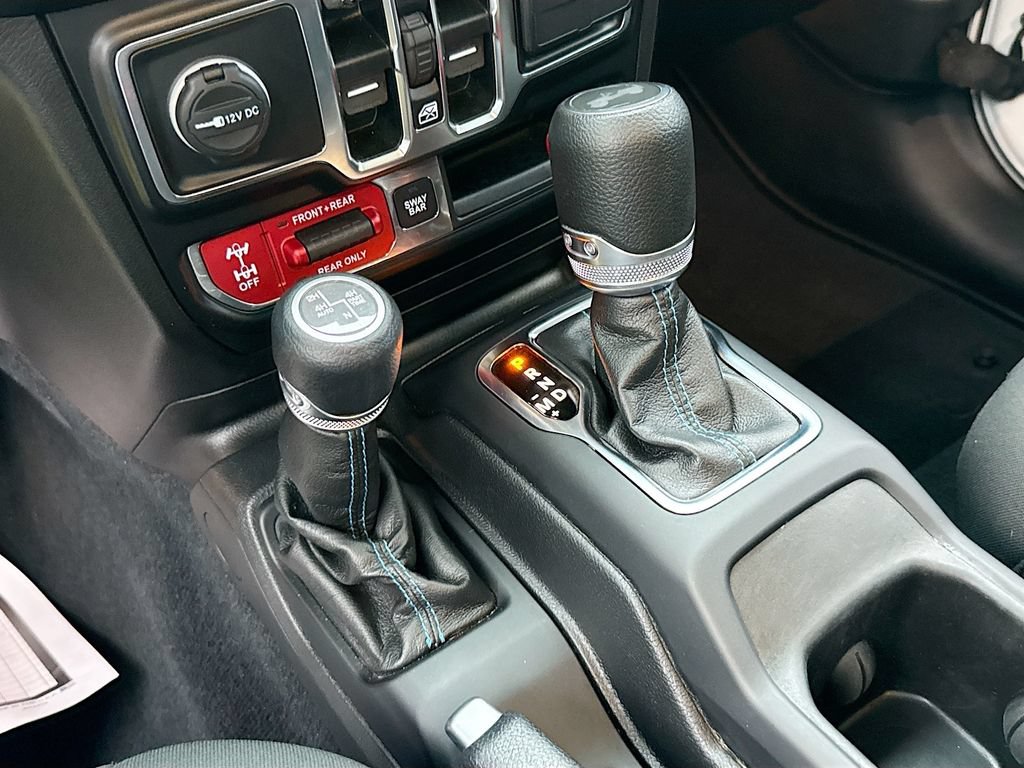 Used 2022 Jeep Wrangler Unlimited Rubicon 4xe AWD/4WD image 19