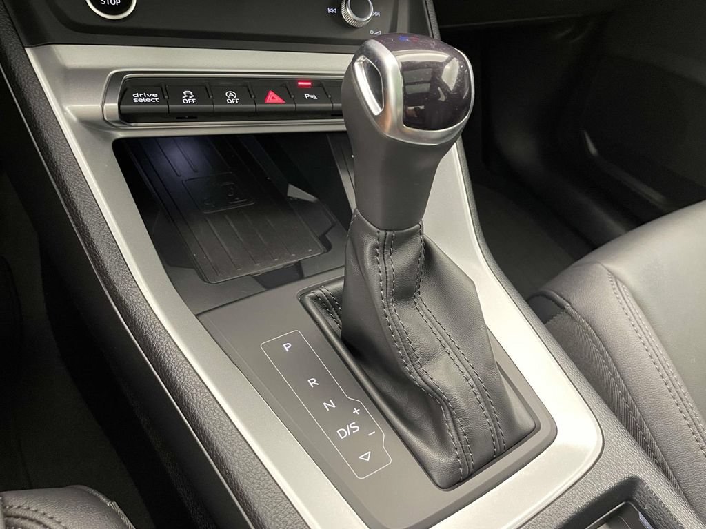 Certified 2025 Audi Q3 2.0T Premium w/ Convenience Package AWD/4WD image 32