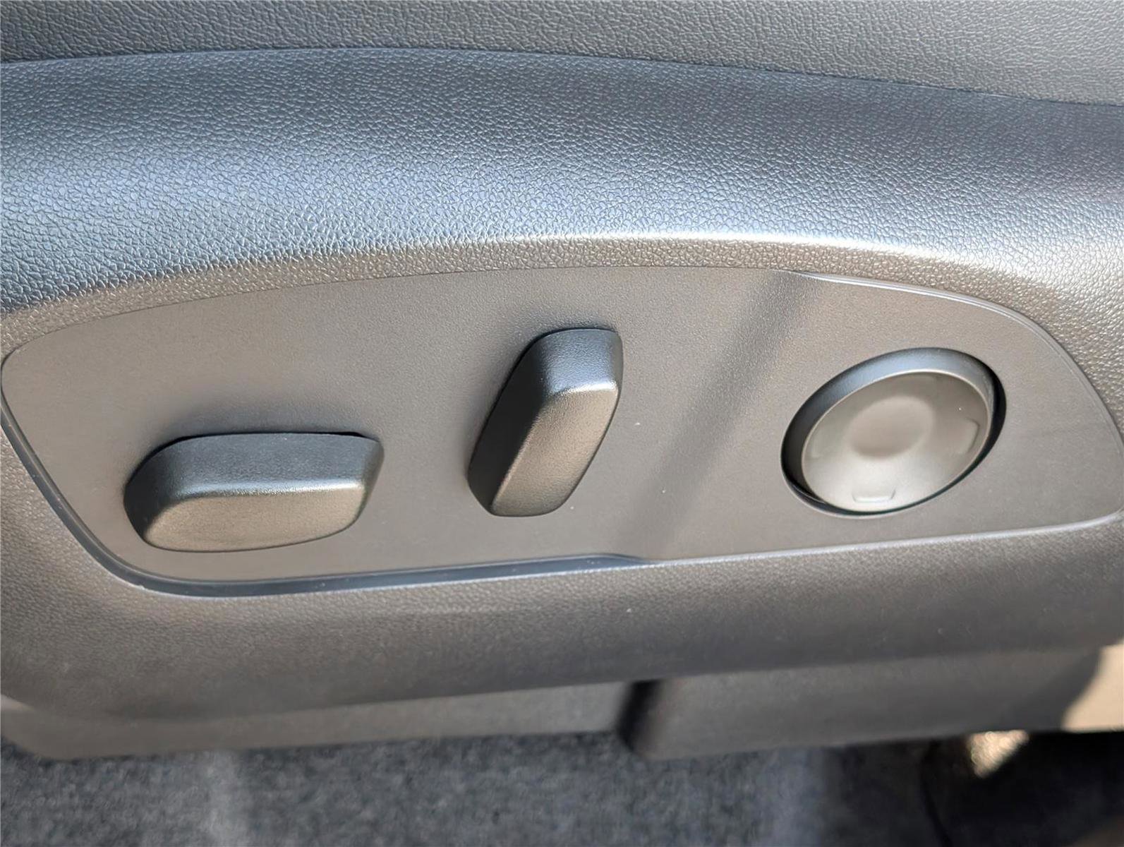 Used 2024 Chevrolet Traverse RS w/ LPO, Floor Liner Package image 25