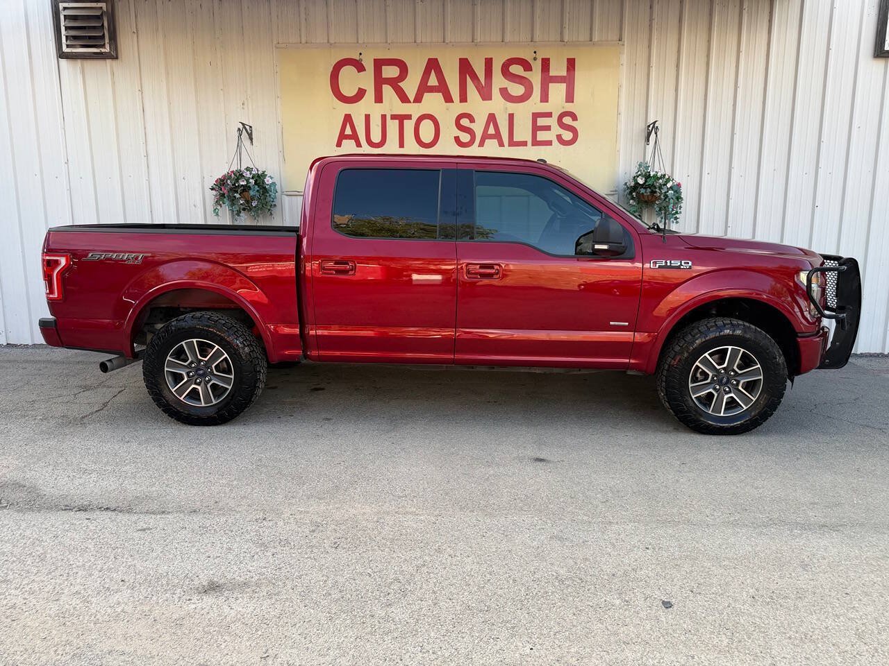 Used 2016 Ford F150 XLT w/ Equipment Group 302A Luxury AWD/4WD image 5