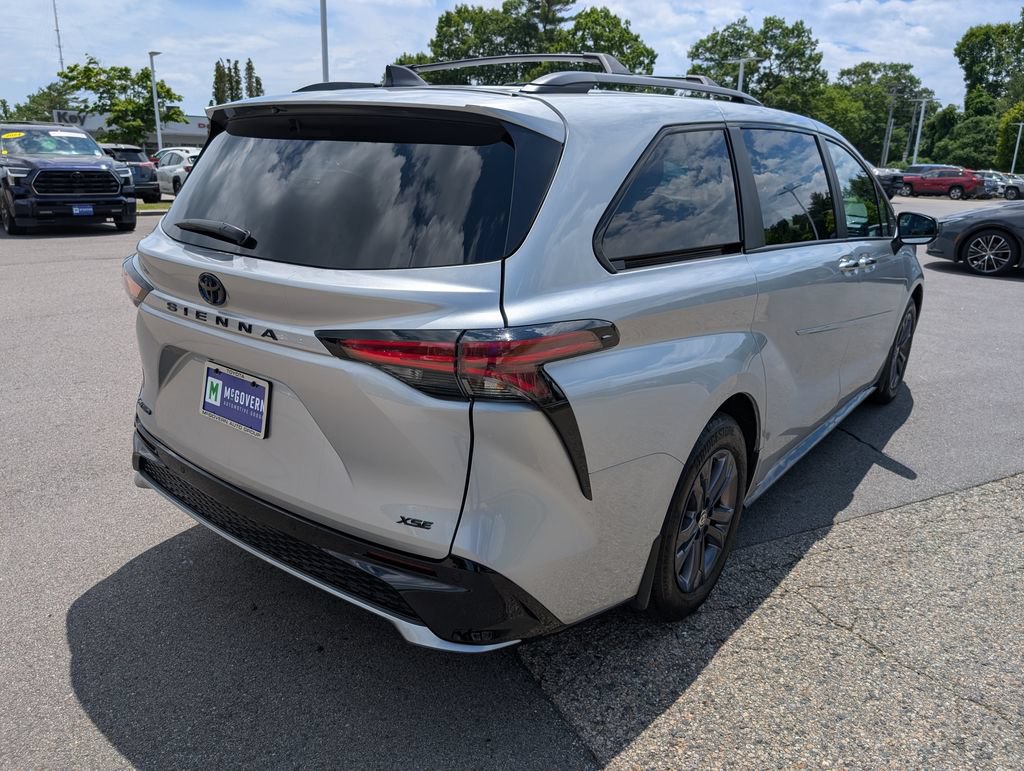 Used 2025 Toyota Sienna XSE w/ XSE Plus Package AWD/4WD image 6