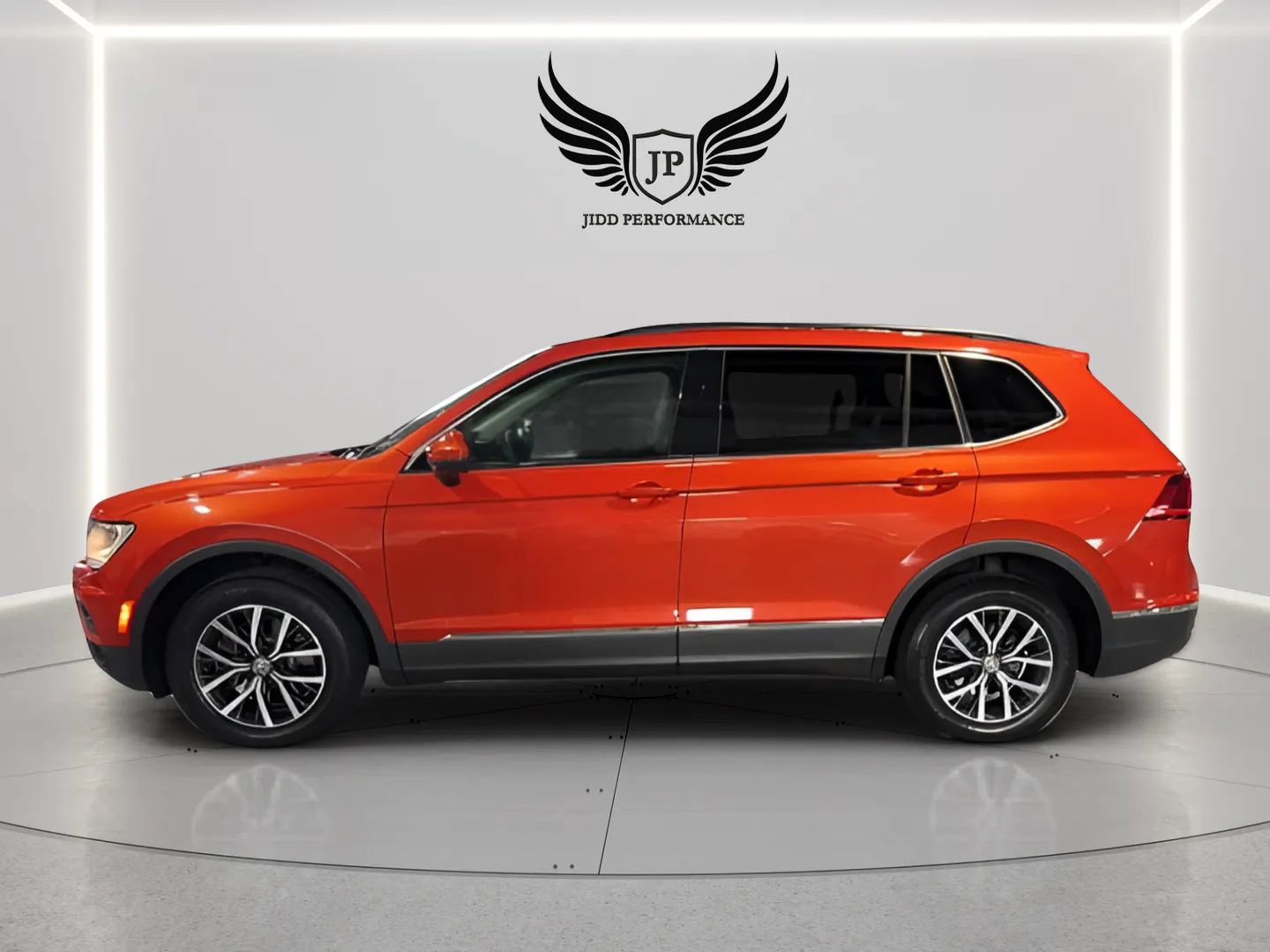 Used 2018 Volkswagen Tiguan SEL FWD image 4
