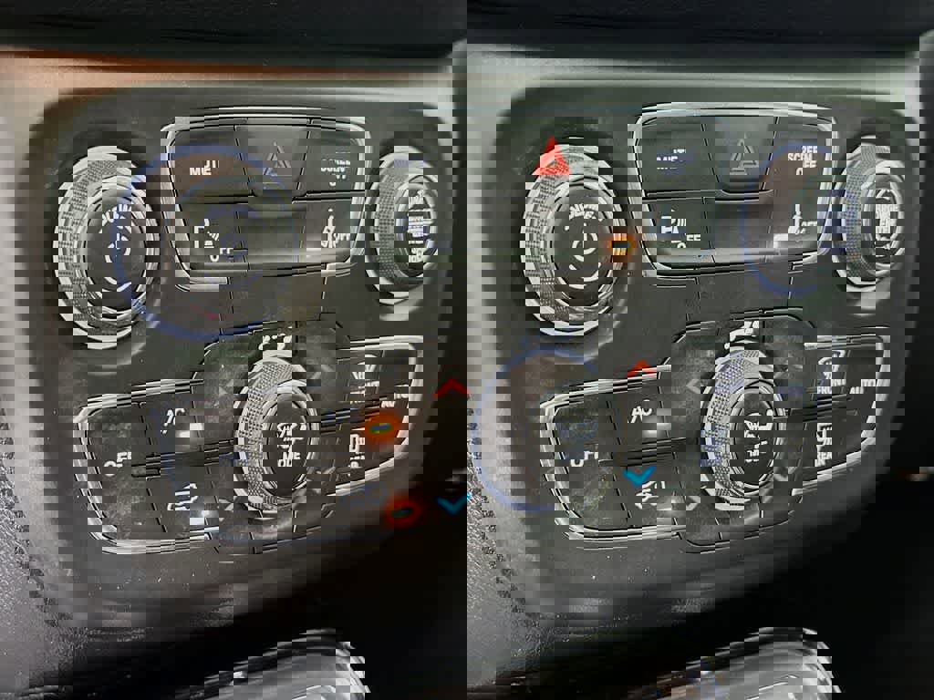 Used 2021 Jeep Compass Limited w/ Sun and Sound Group AWD/4WD image 18