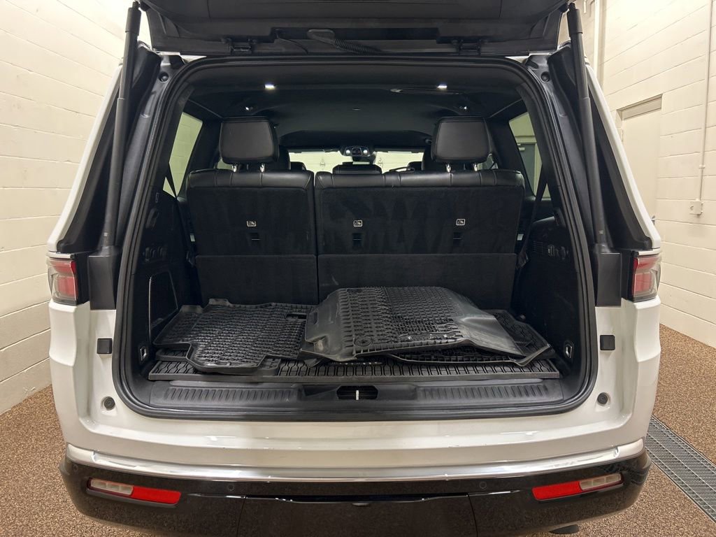 Used 2024 Jeep Wagoneer Series II AWD/4WD image 28