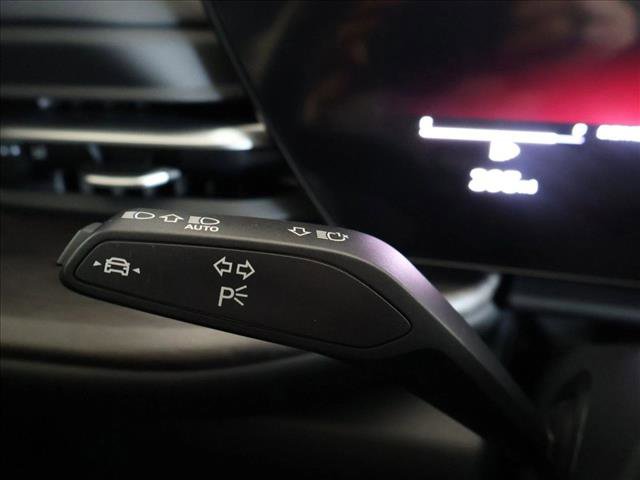 Used 2025 Audi Q5 Premium w/ Convenience Package image 15