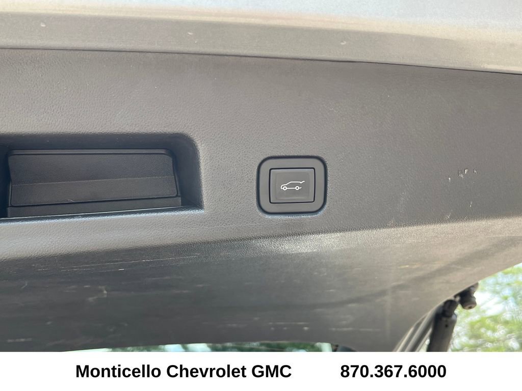 Used 2025 Chevrolet Traverse LT FWD image 28