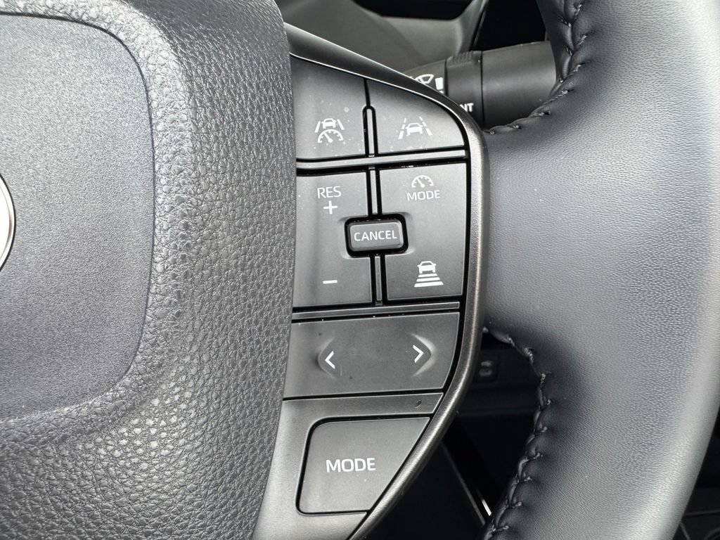 Used 2026 Toyota Prius LE AWD/4WD image 16