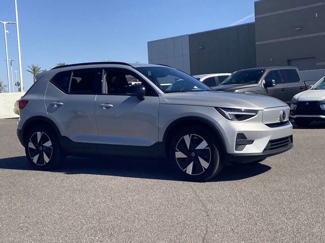 New 2025 Volvo EX40 Core w/ Climate Package image 4