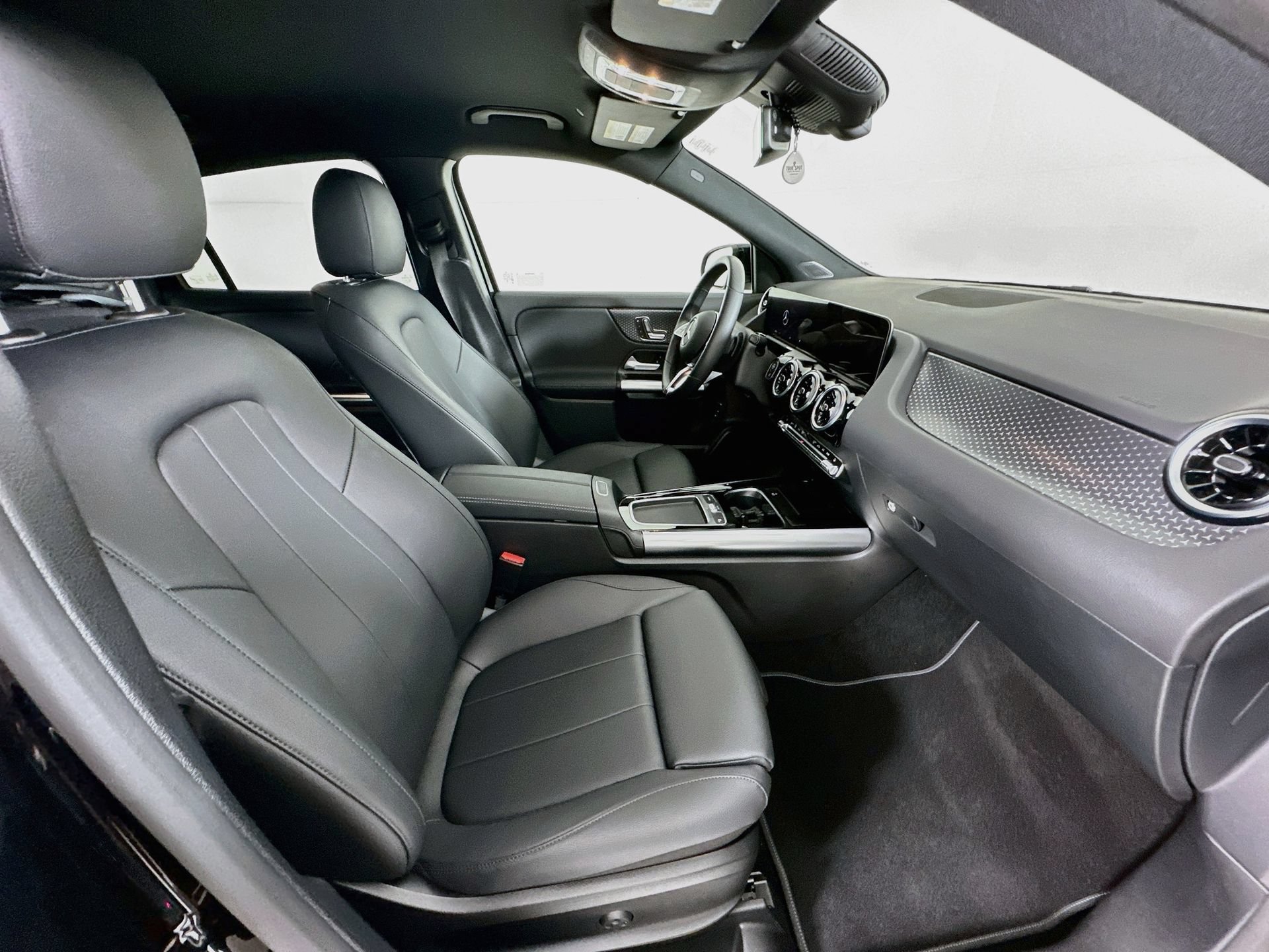Certified 2025 Mercedes-Benz GLA 250 image 26