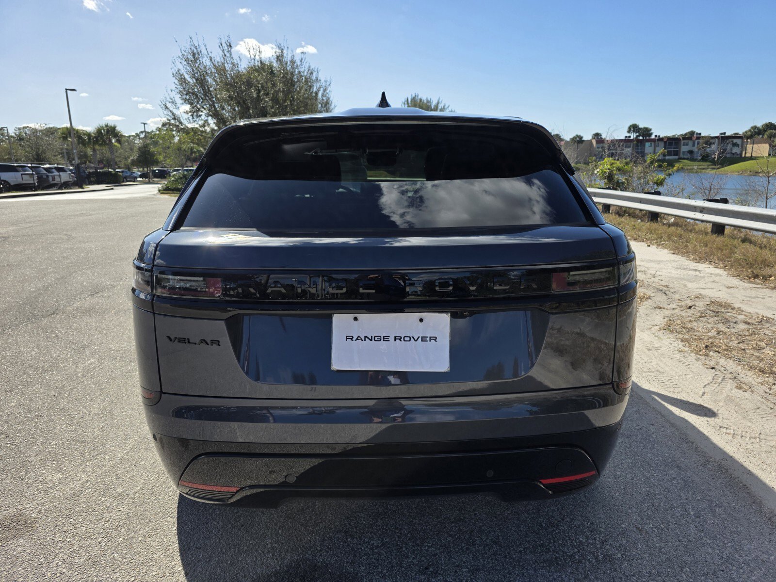 New 2026 Land Rover Range Rover Velar Dynamic SE image 6