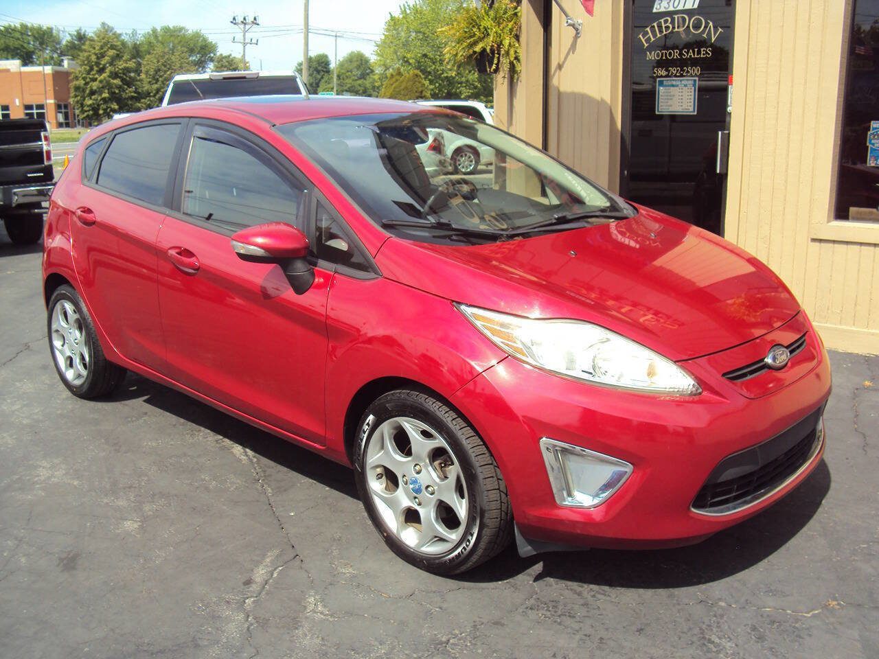 Used 2011 Ford Fiesta SES FWD image 2