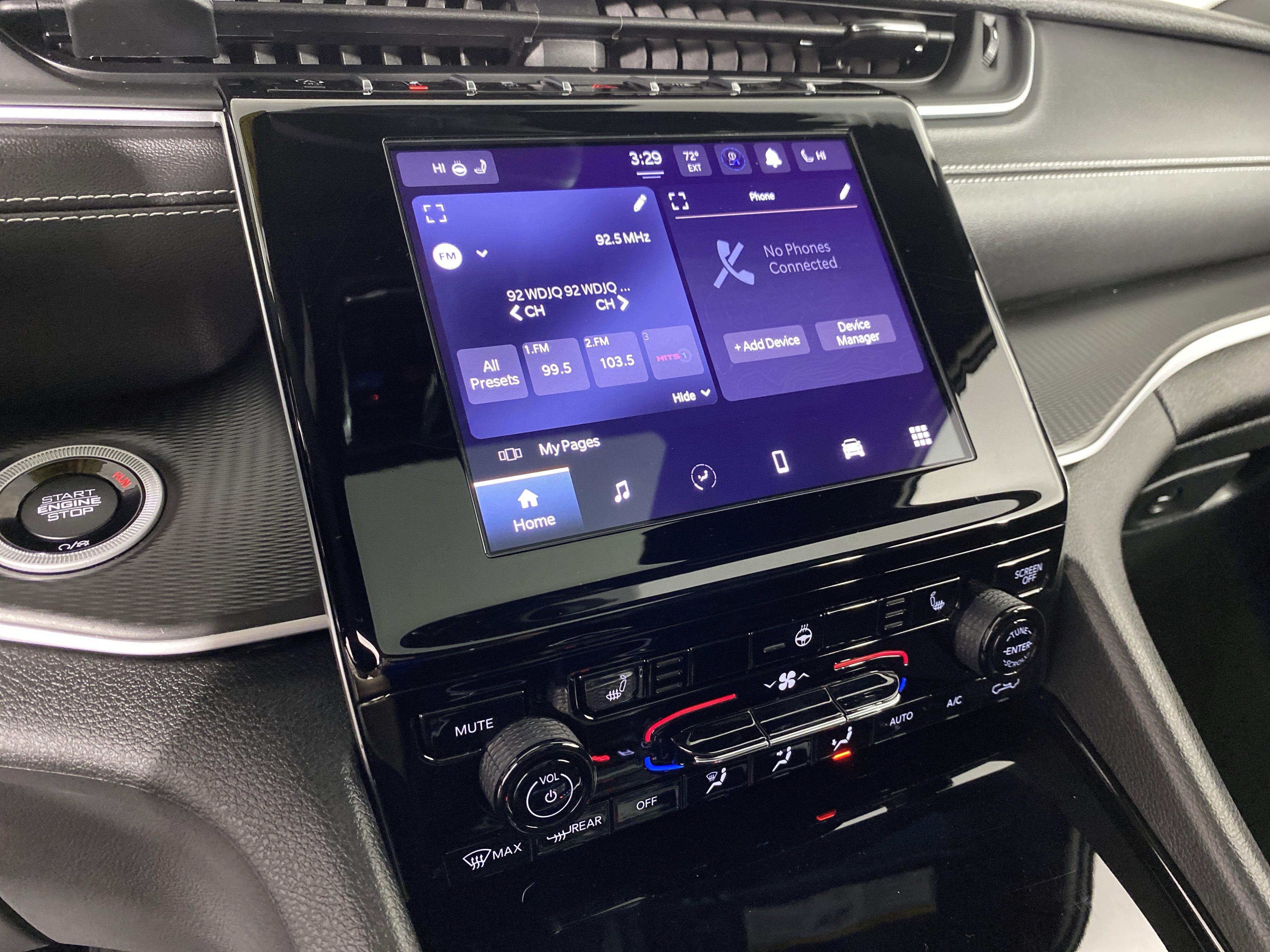 Used 2023 Jeep Grand Cherokee L Laredo image 29