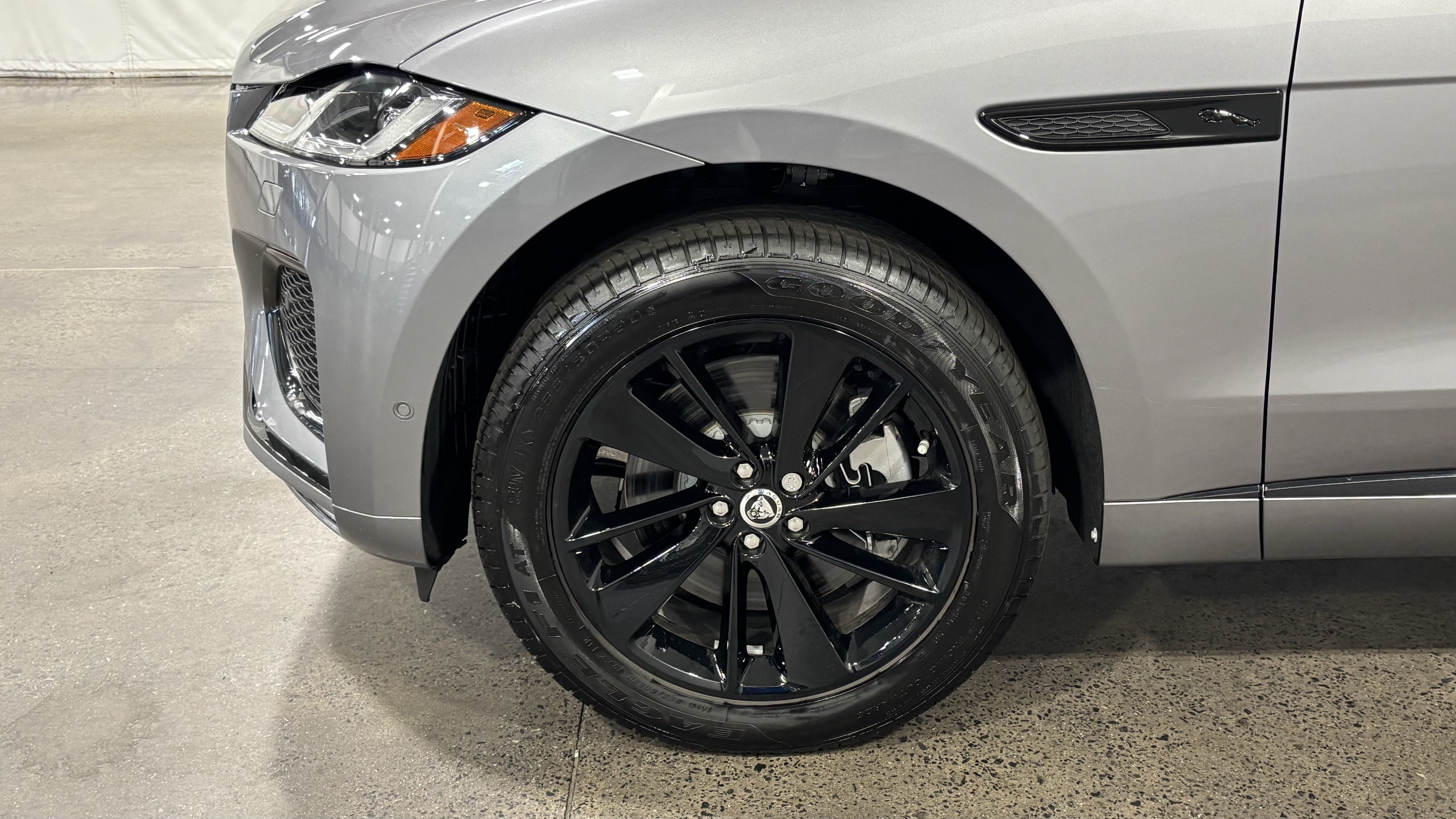 New 2026 Jaguar F-PACE R-Dynamic S AWD/4WD image 10
