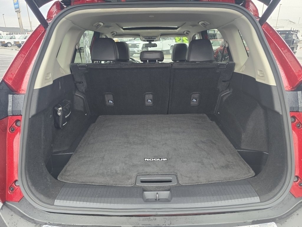 Used 2023 Nissan Rogue SV w/ SV Premium B Package image 21