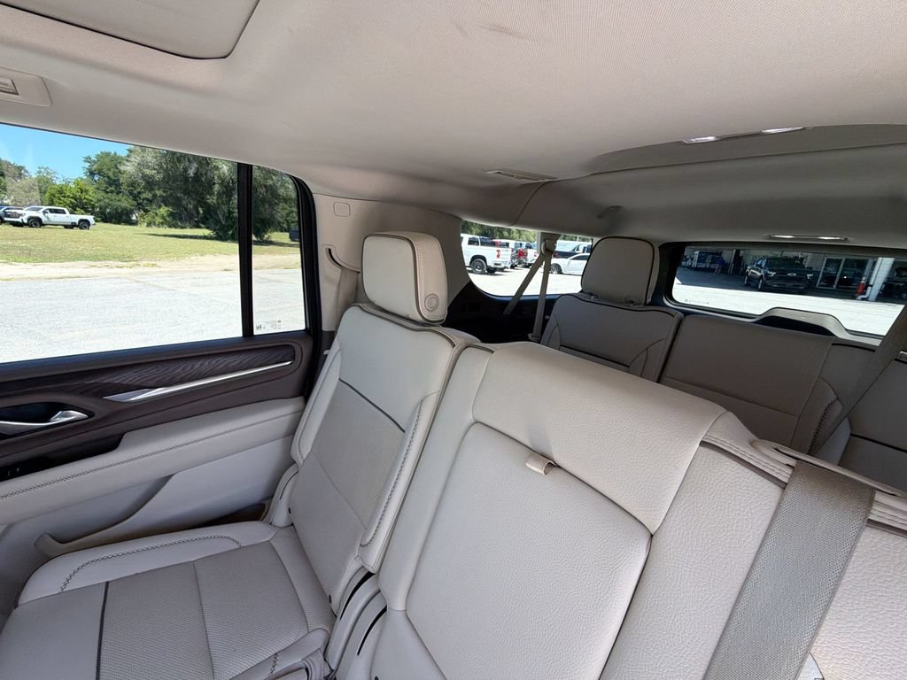 Used 2024 GMC Yukon XL Denali RWD image 12