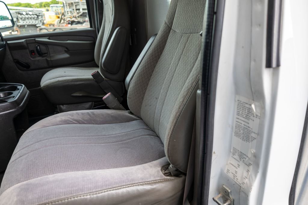 Used 2014 Chevrolet Express 3500 RWD image 10