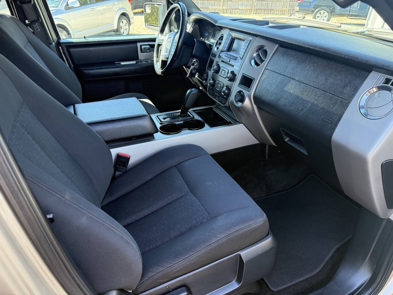 Used 2017 Ford Expedition EL XLT AWD/4WD image 14