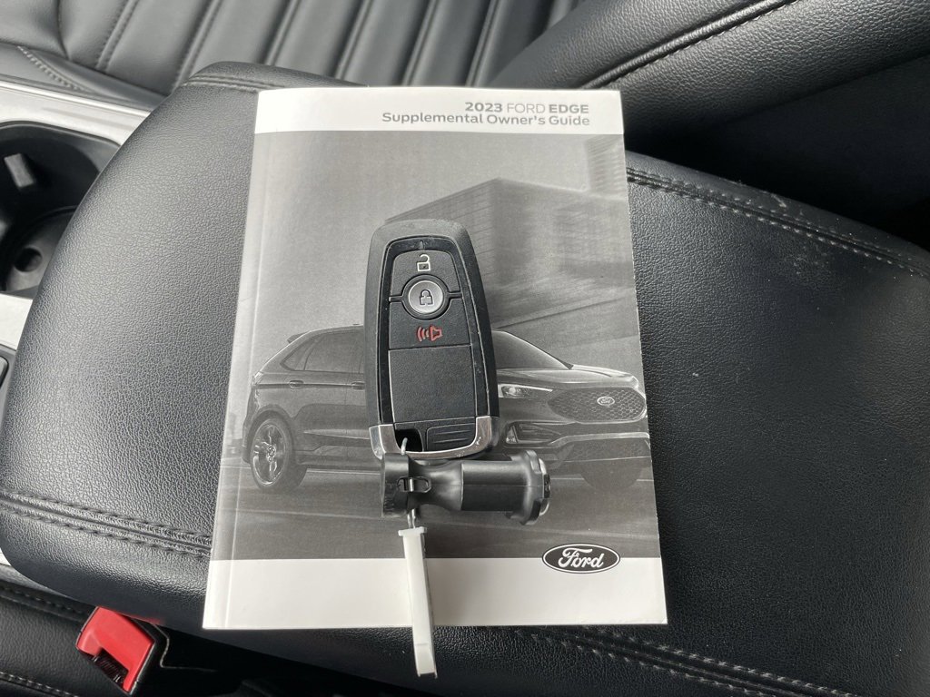 Used 2023 Ford Edge SEL image 43