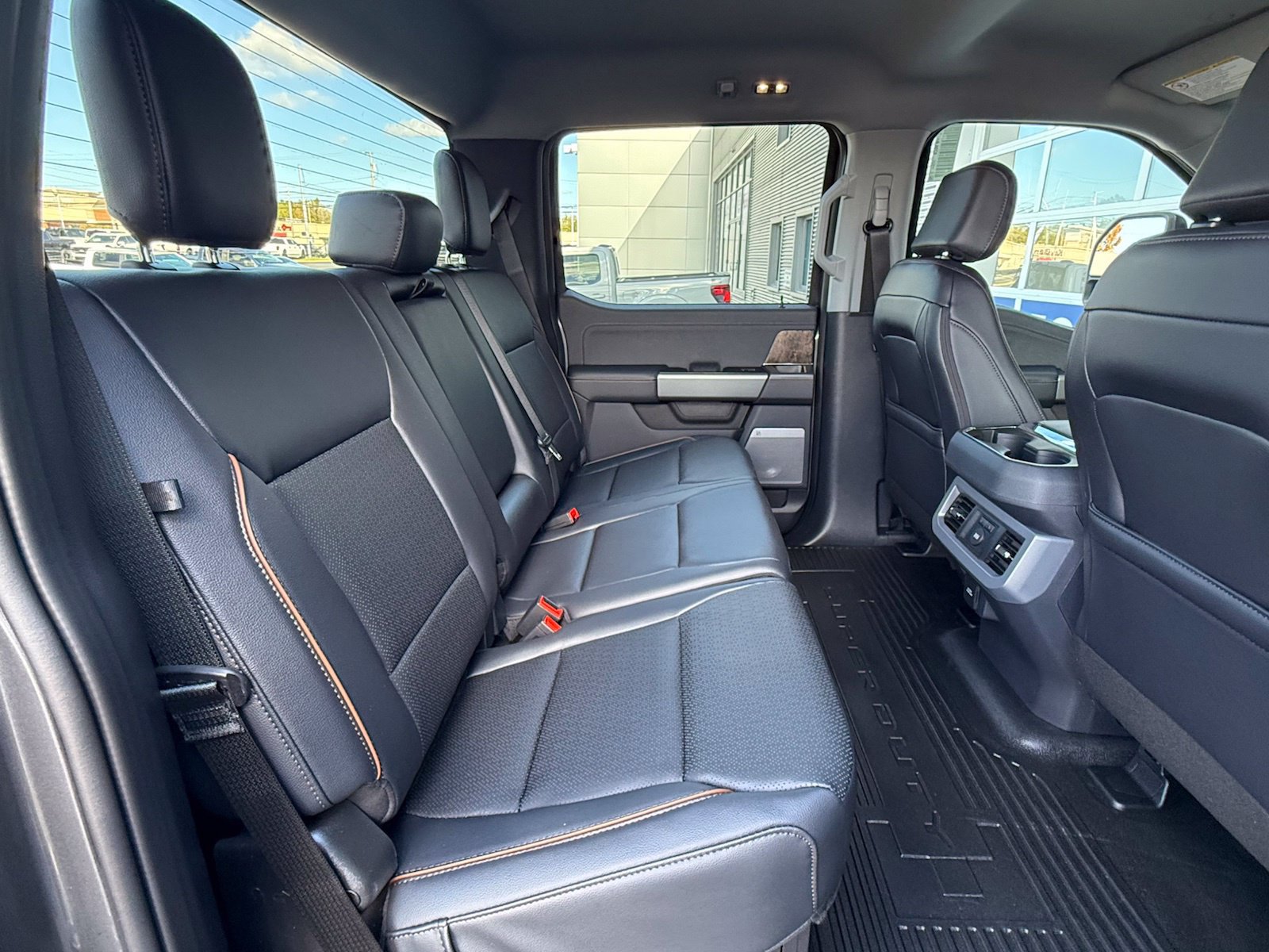 New 2027 Ford F350 Lariat w/ Black Appearance Package AWD/4WD image 18