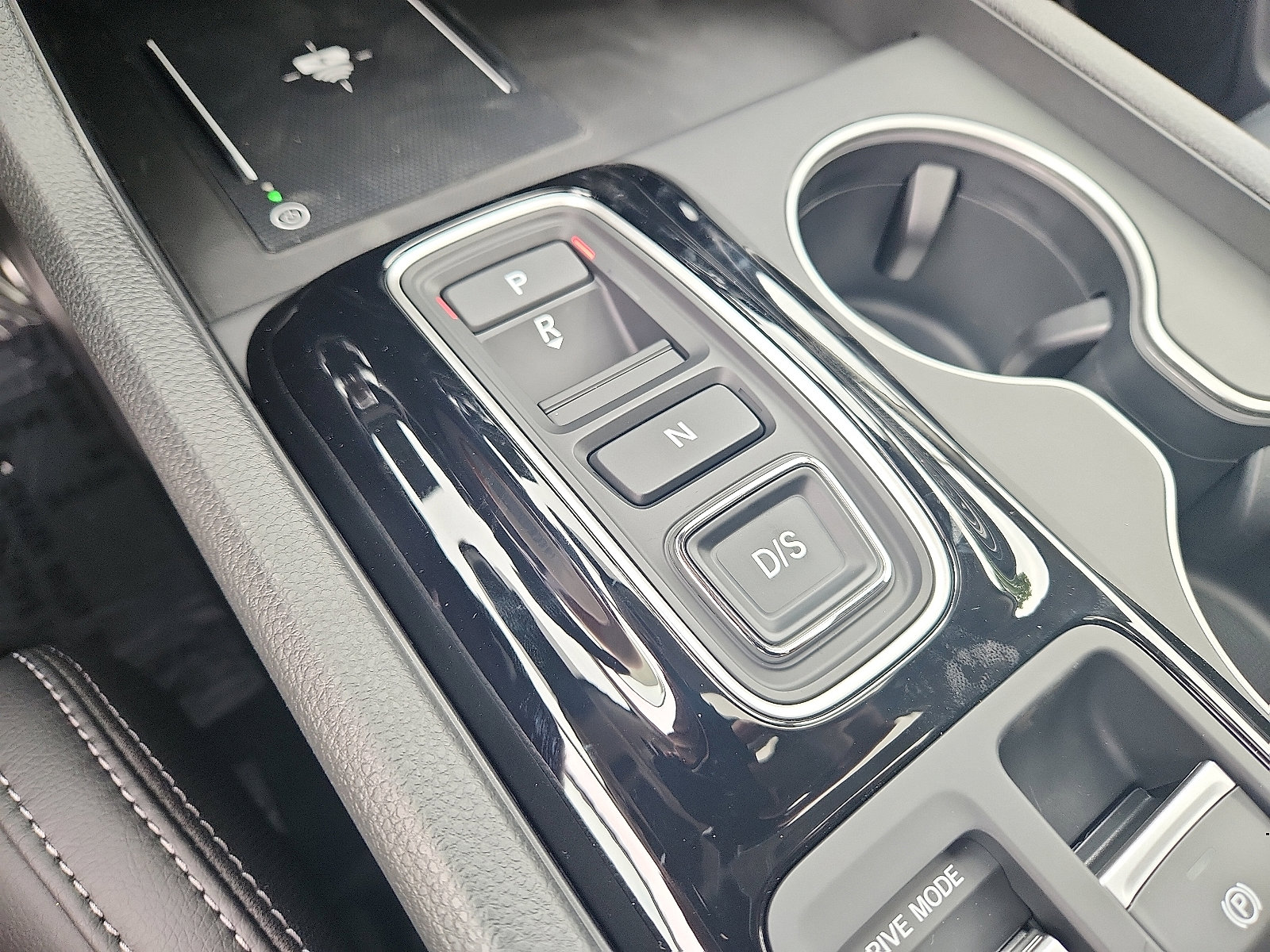 New 2025 Honda Pilot Touring image 11