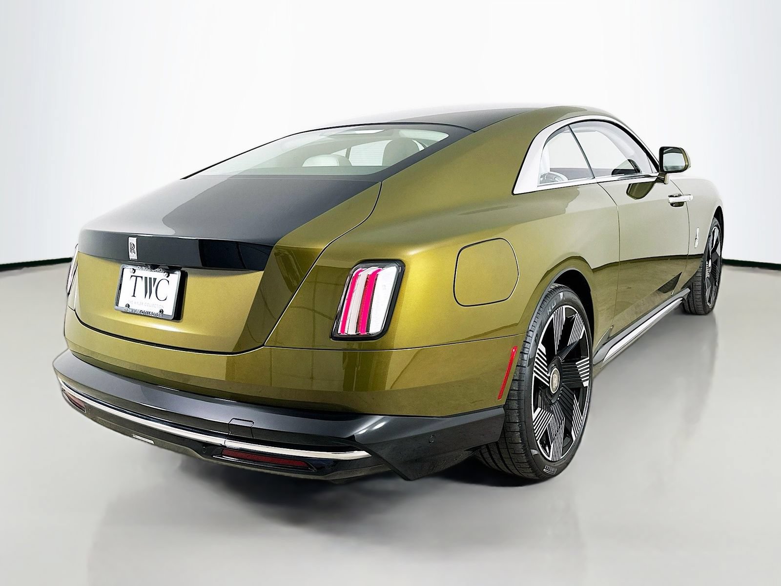 Used 2024 Rolls-Royce Spectre w/ Leather Finishing Pack AWD/4WD image 9