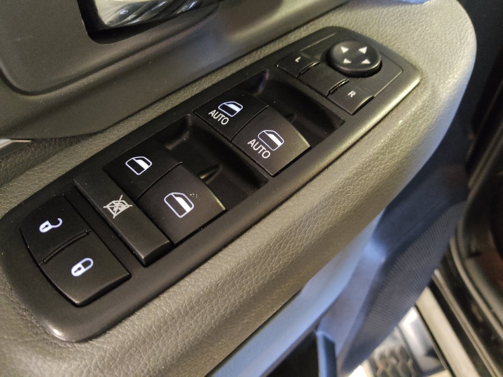 Used 2019 RAM 1500 Classic SLT AWD/4WD image 27