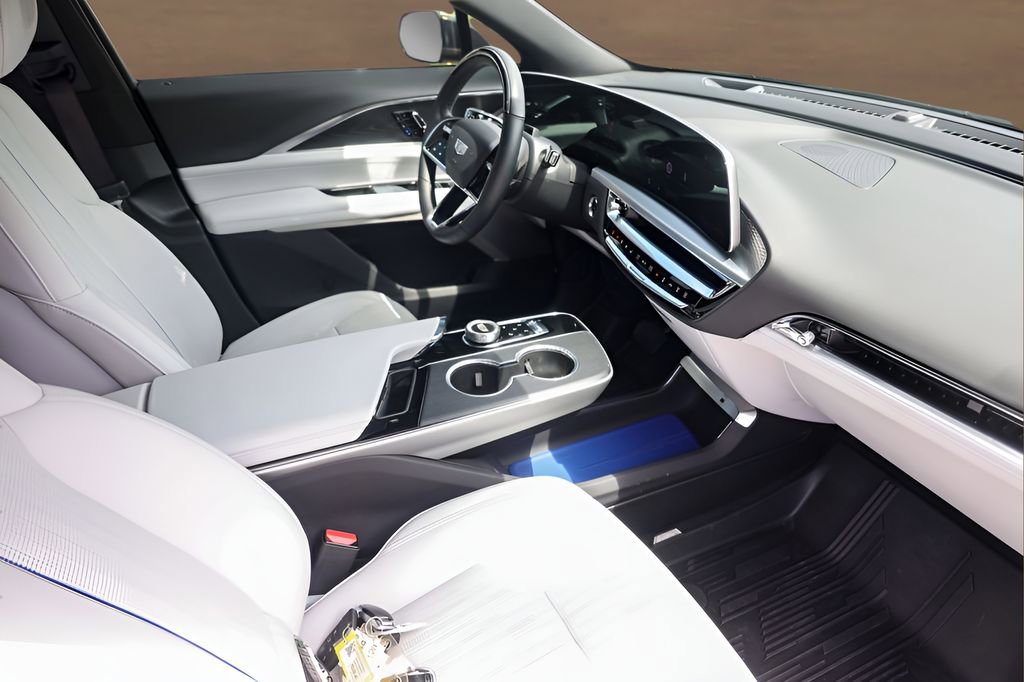 Certified 2025 Cadillac Lyriq Sport AWD/4WD image 28