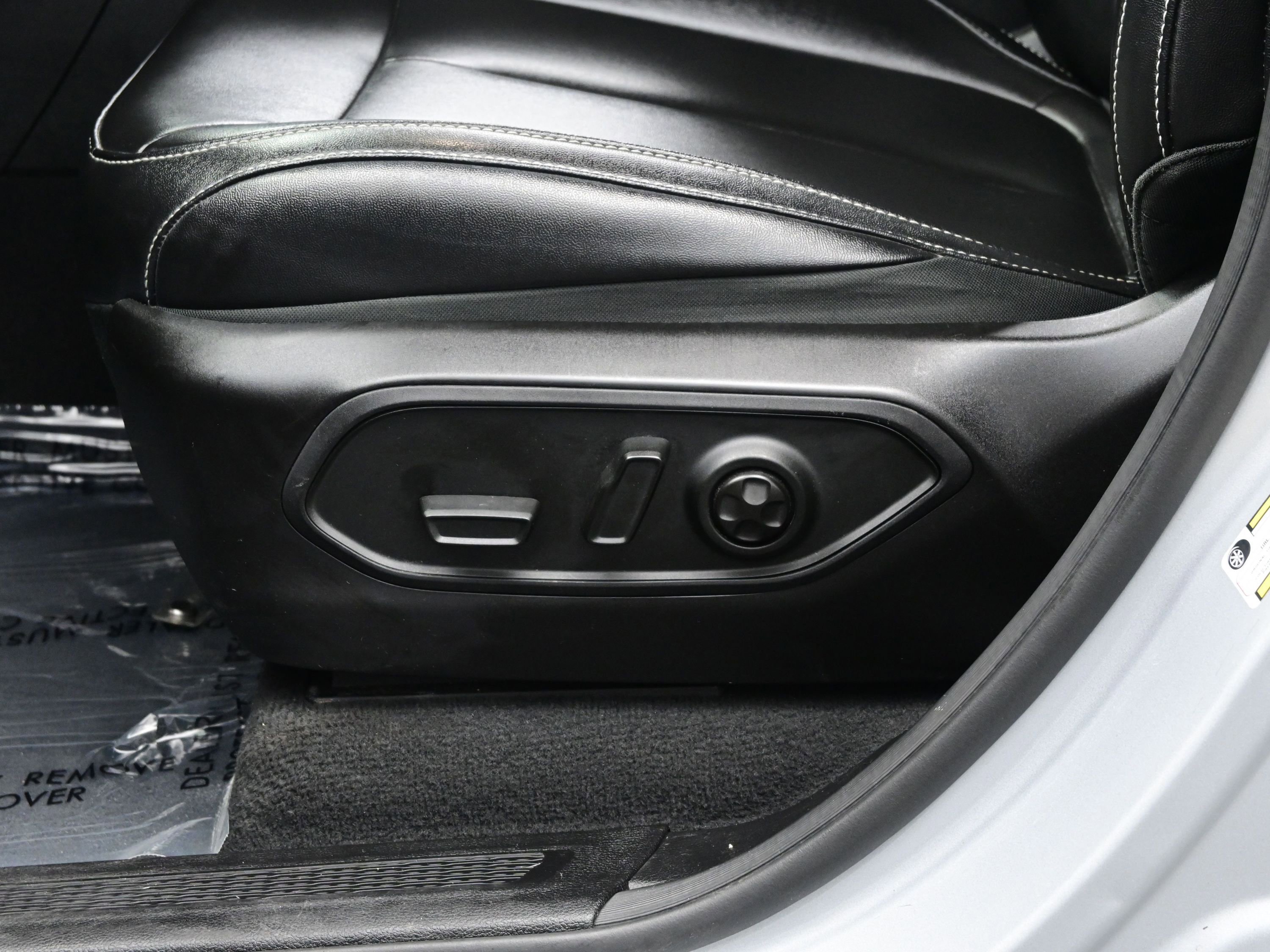 Used 2024 Jeep Grand Cherokee Limited image 11