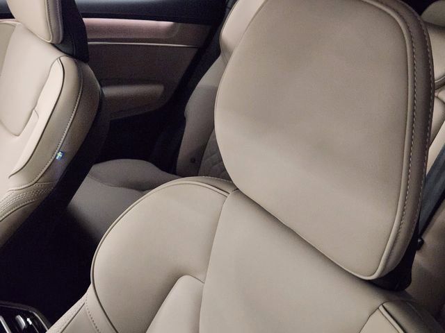 New 2026 Volvo XC90 B6 Plus w/ Protection Package Premier AWD/4WD image 15