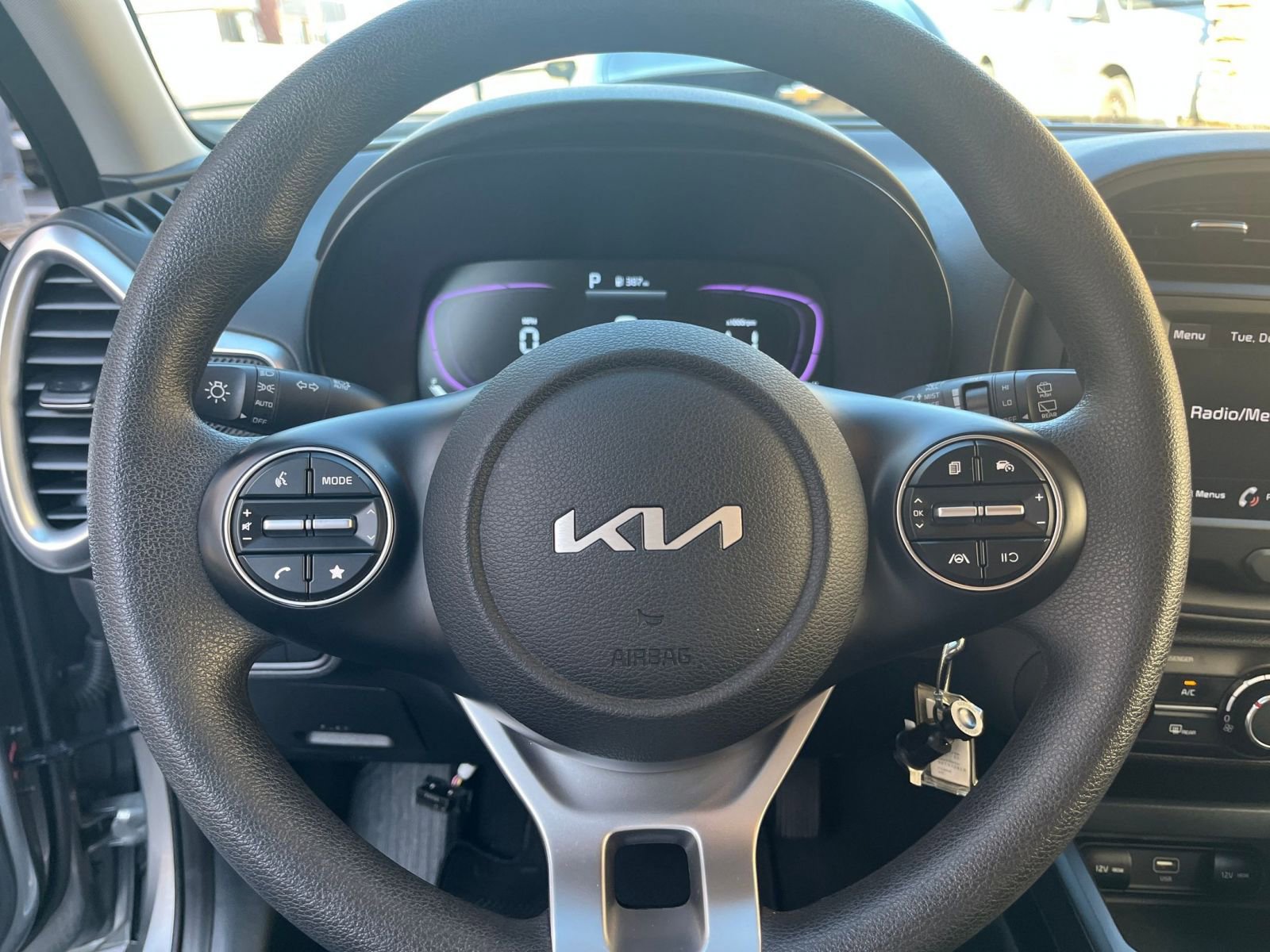 Used 2025 Kia Soul LX w/ LX Technology Package image 25