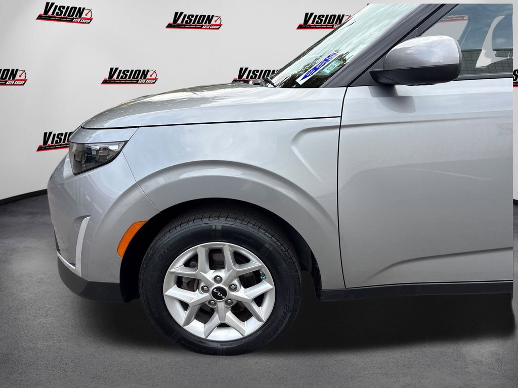 Certified 2023 Kia Soul LX w/ LX Technology Package image 12