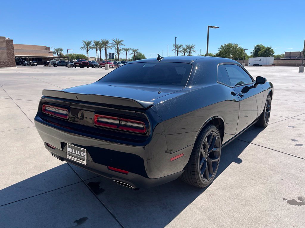 Used 2021 Dodge Challenger SXT w/ Driver Convenience Group RWD image 7