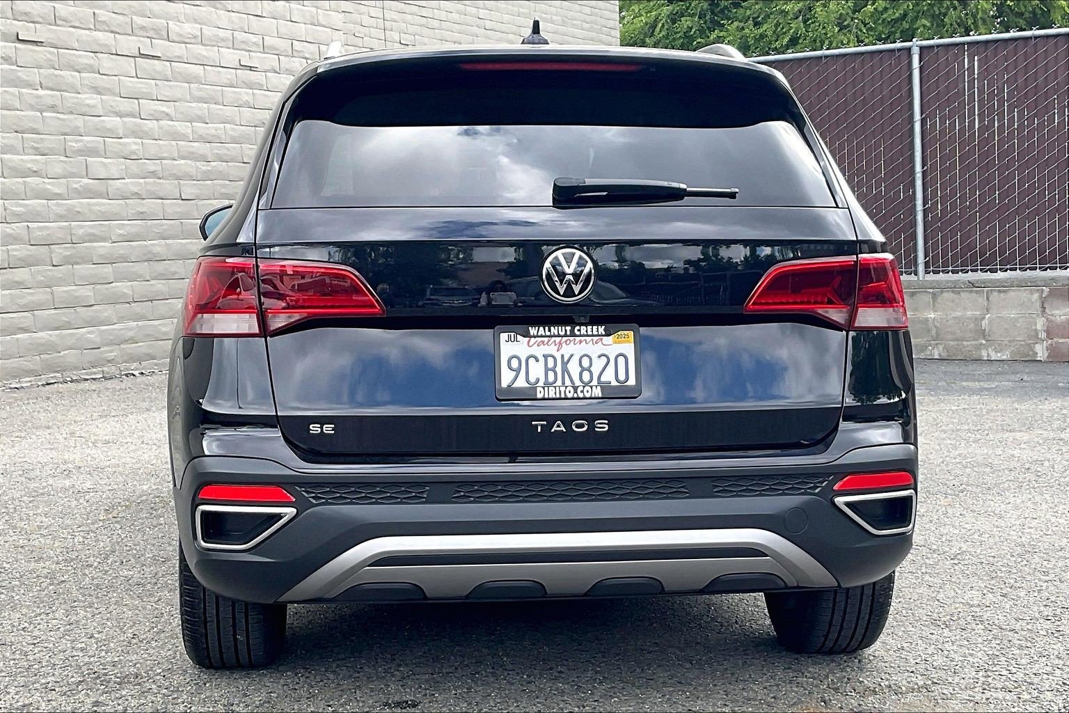 Certified 2022 Volkswagen Taos SE FWD image 3