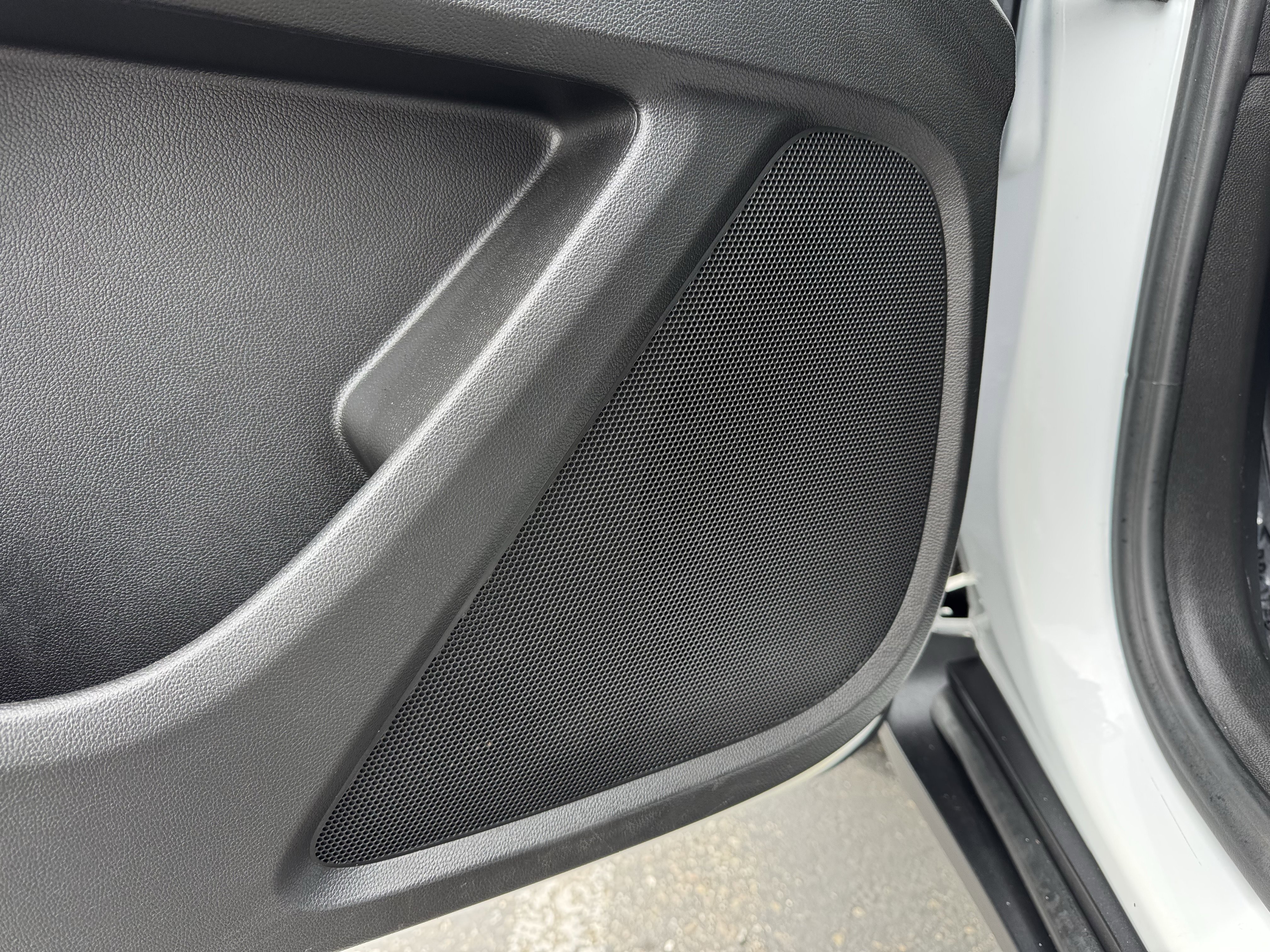 Used 2023 Chevrolet Traverse LT FWD image 12