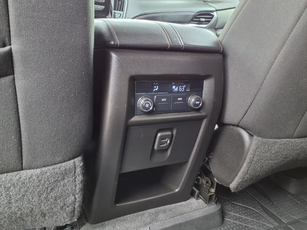 Used 2021 Chevrolet Traverse LS AWD/4WD image 36
