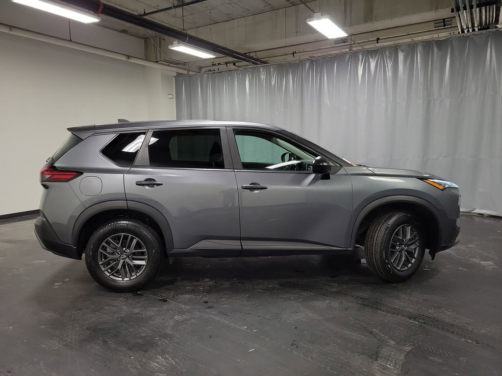 Used 2023 Nissan Rogue S image 9