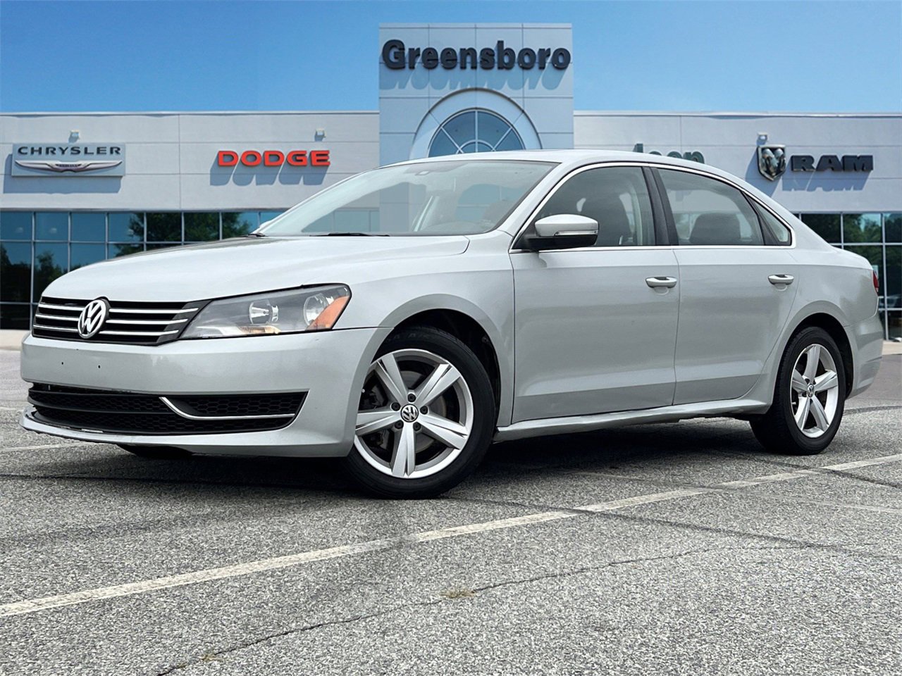 Used 2013 Volkswagen Passat 2.5 SE image 1