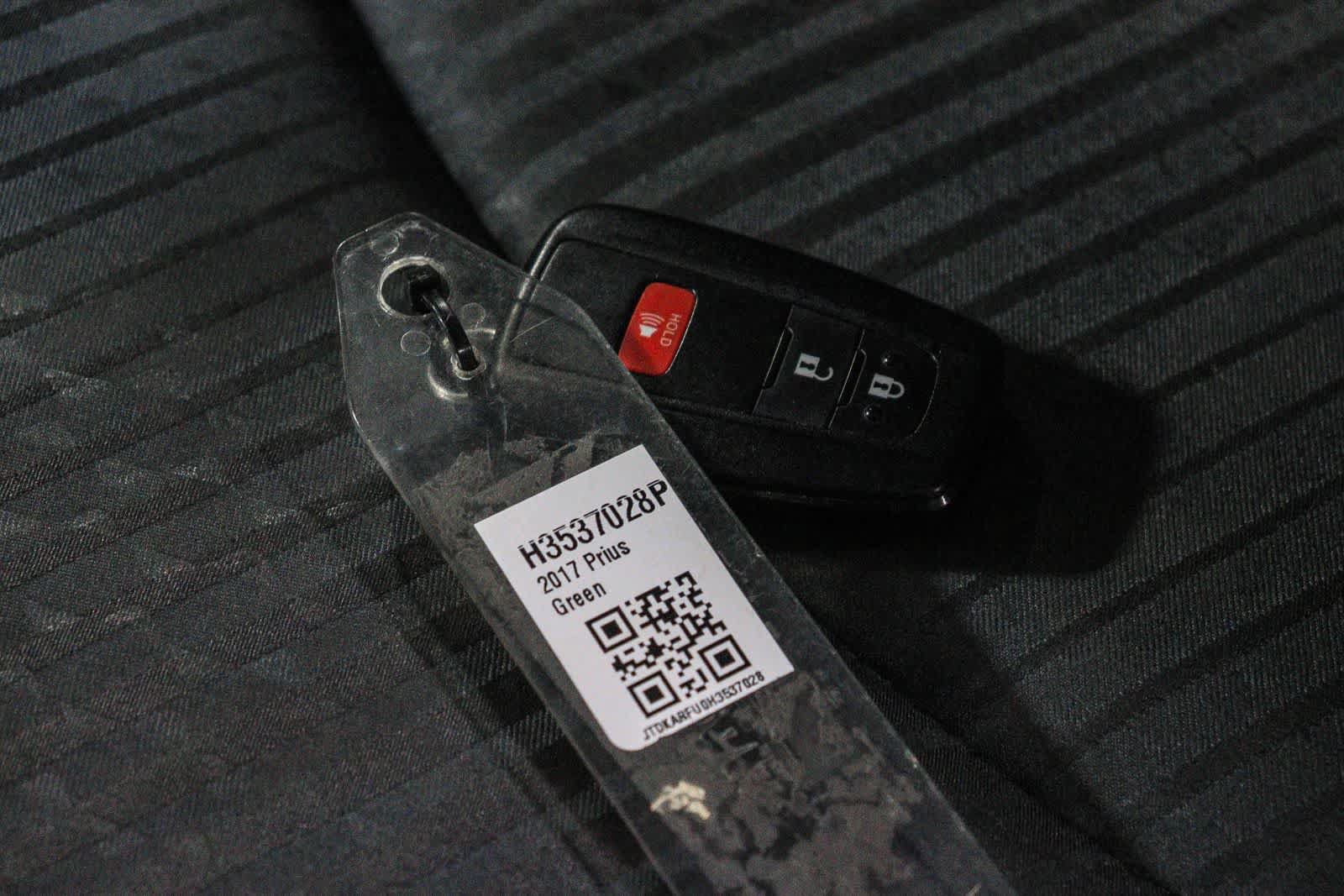 Certified 2017 Toyota Prius Two w/ Carpet Mat Package FWD image 31
