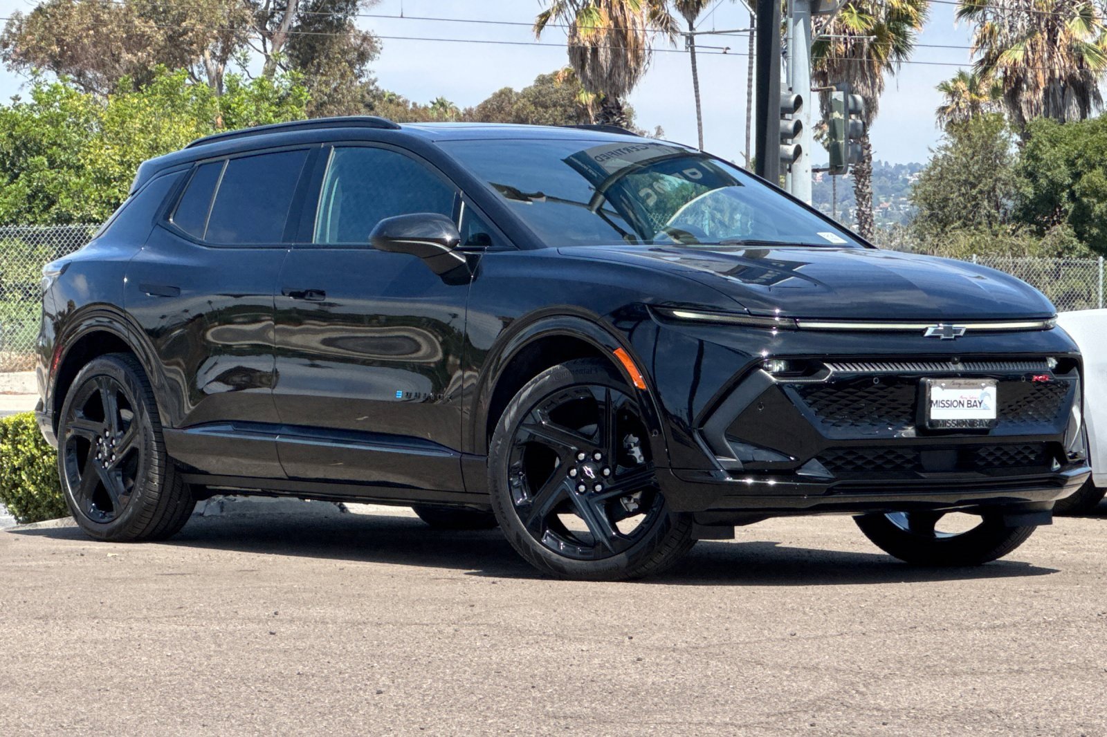 New 2025 Chevrolet Equinox EV RS image 2